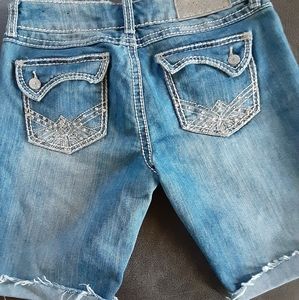 almost Famous shorts